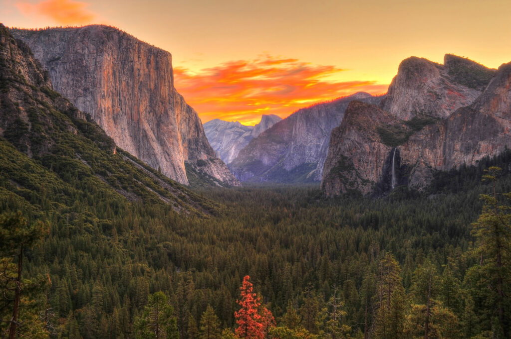 Breathtaking view of Yosemite national park at sunrise