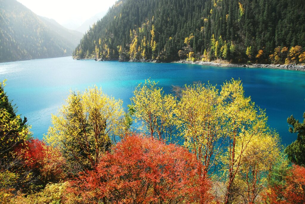 The highest and largest lake in Jiuzhaigou, Long Lake