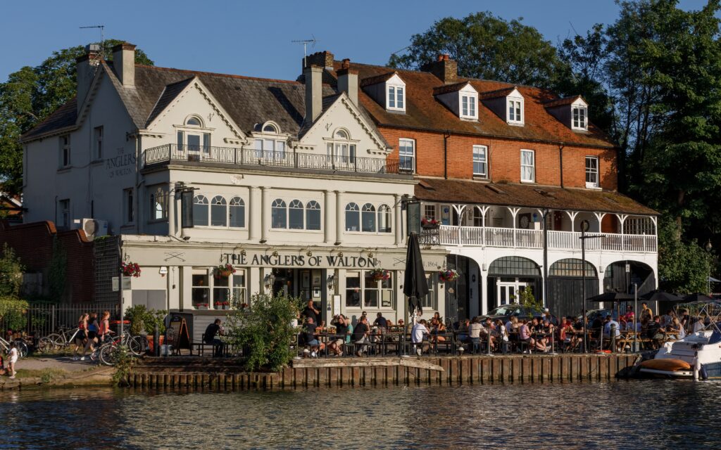 Manor Rd, Walton-on-Thames
