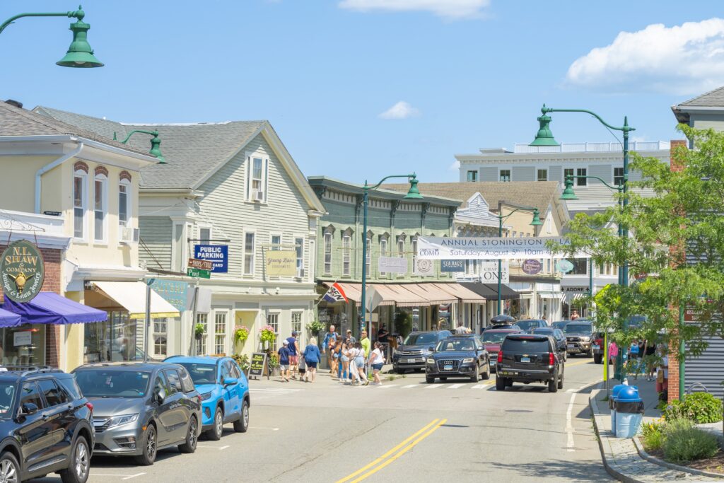 Mystic, CT, USA: Main Street in Mystic