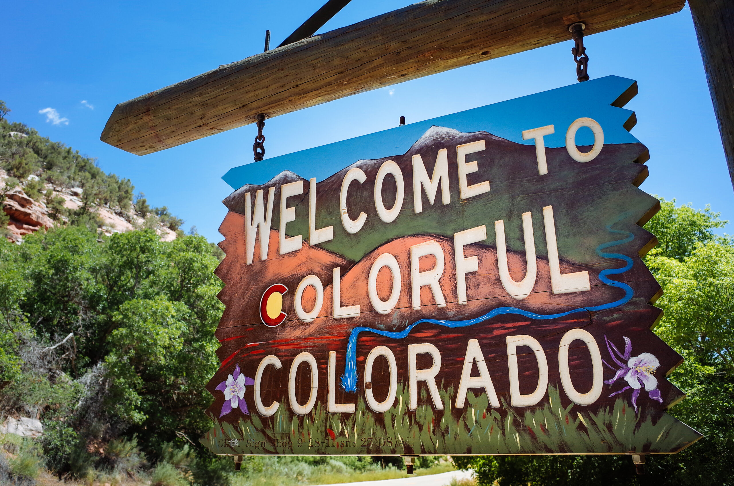 Vintage Welcome to Colorado sign