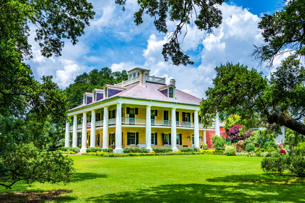  famous Houmas House plantation in Darrow, USA. Irishman John Burnside bought the plantation in 1857 for USD 1 million.