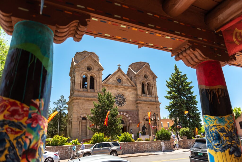 SANTA FE, US: The cathedral basilica of Saint Francis Assisi in Santa Fe, New Mexico, USA