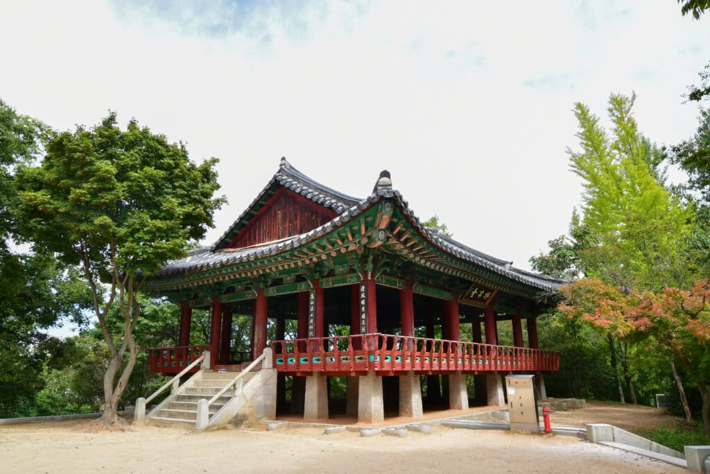 Omokdae Pavilion overlooking Jeonju Hanok Village
