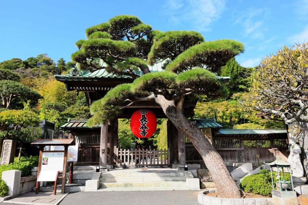 Entrance gate and red lantern at Hasedera Temple in Kamakura